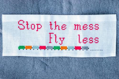 Stop-the-mess-fly-les